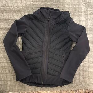 Women’s Mountain Hardwear Jacket
